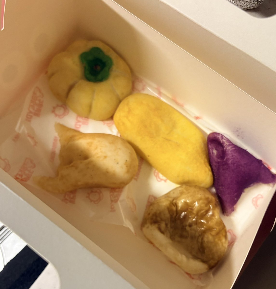 eternal_mob1's tweet photo. ひとつも美味しくない😭😭変な味するしまずい😭😭どうしよう一つも完食できない https://t.co/HV1BkZldGP