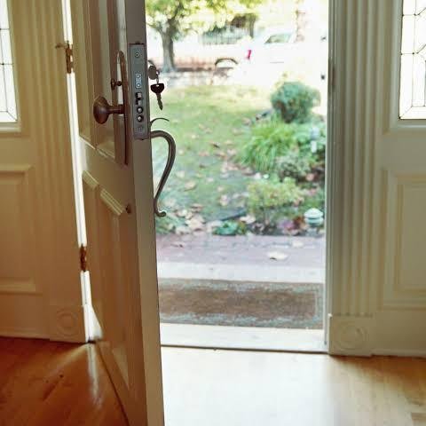 HSRAnythingBot's tweet photo. Nanook knows your address, they are coming... https://t.co/HHumaiM9cN