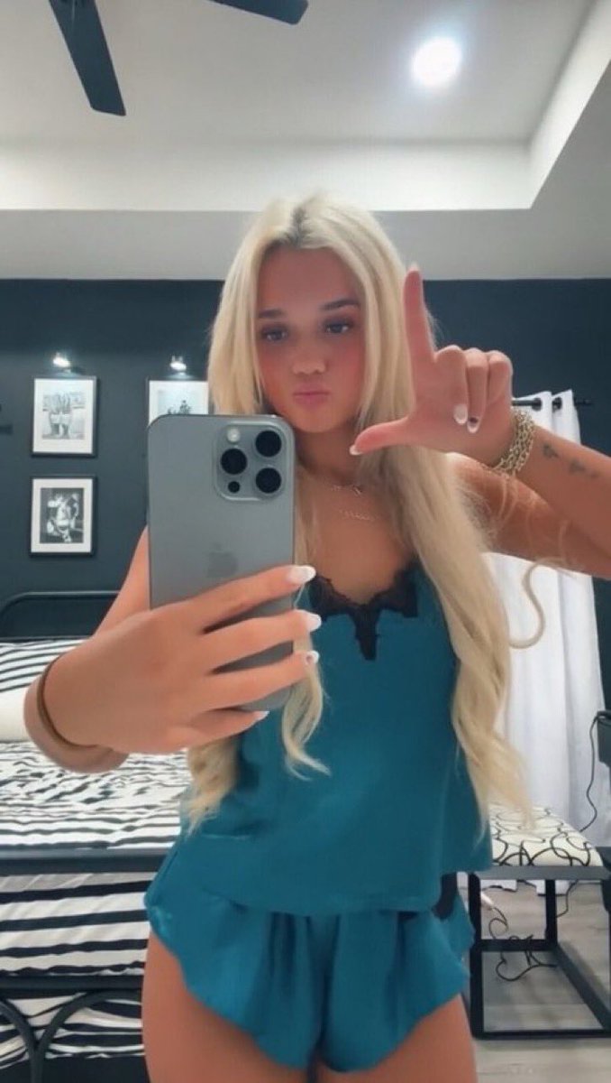 Weak4lexi1's tweet photo. One minute you are in heaven, enjoying the sensation of stroking your cock while I humiliate you and force you to take photos. The next you are in hell - just another one of my victims. It all happened so fast!

Welcome to blackmail
findom finD  paypig finsub humanatm whalesub https://t.co/oJO4Ih7ftu