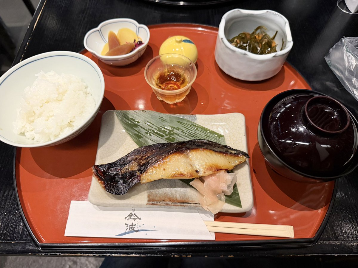 mapiso17's tweet photo. 鈴波の鰆しか勝たん https://t.co/pqptL3T7Ud