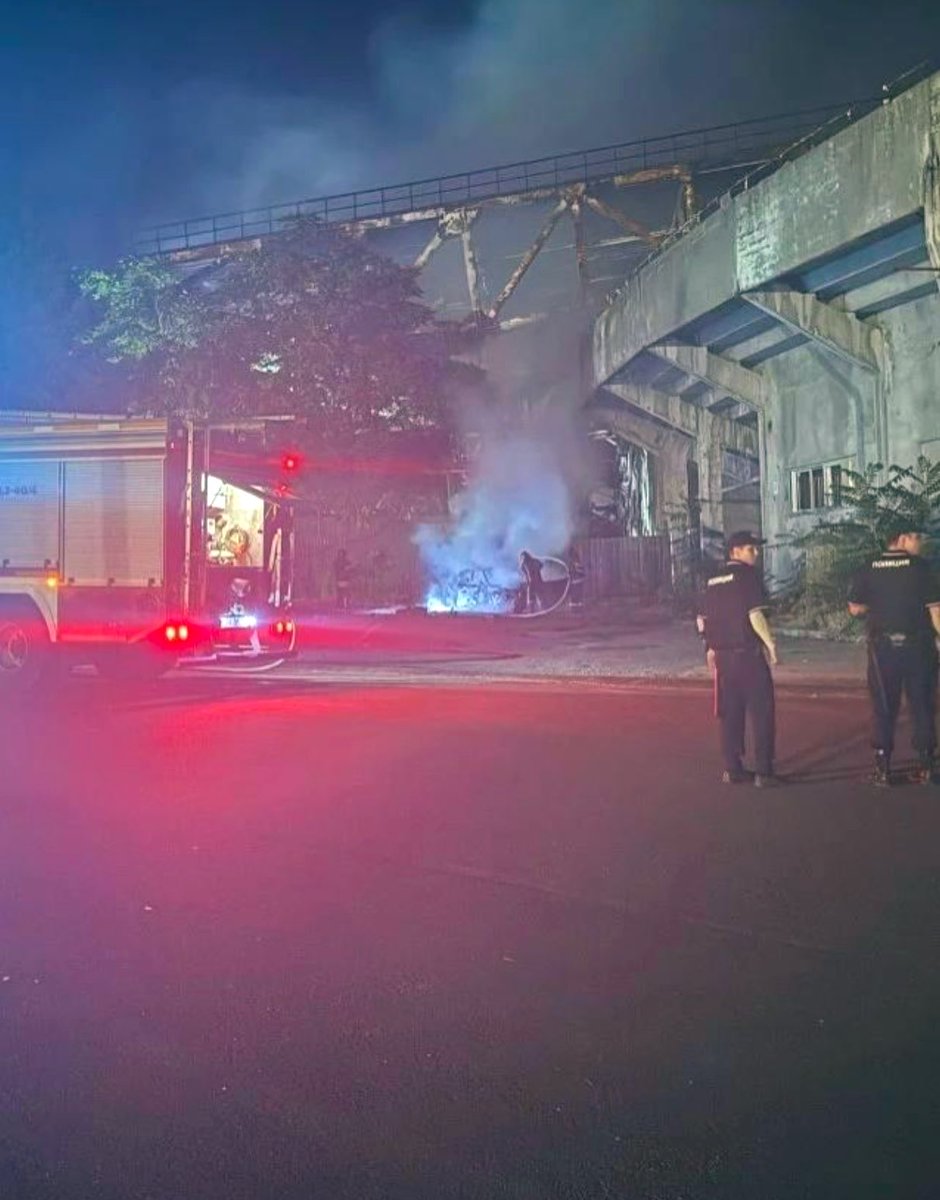 CasetaBosque's tweet photo. 🚨URGENTE: En la ciudad de Donetsk, los soldados ucranianos 🇺🇦 mataron a Oleg Shutov, un traidor que estaba participando con los rusos 🇷🇺 en el llamado “Centro de Operaciones Especiales del Ministerio de Seguridad del Estado de la RPD”.—LB.

Oleg Shutov fue el asesino del Mayor General de la Dirección Principal de Inteligencia 🇺🇦(HUR), Maksym Shapoval, el 27 de junio de 2017 en Kyiv 🇺🇦, y también estuvo involucrado en el asesinato del coronel Oleksandr Kharaberyush, que era el jefe del departamento de contrainteligencia del Servicio de Seguridad de Ucrania 🇺🇦(SBU), el 31 de marzo de 2017 en Mariupol.

La operación ucraniana 🇺🇦 para matar a Oleg Shutov no se pudo anunciar hasta que el grupo de fuerzas especiales ucranianas 🇺🇦 regresó a territorio ucraniano 🇺🇦.
