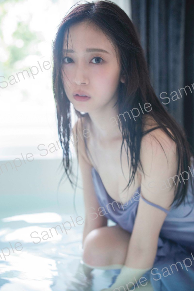 3944N's tweet photo. ポスターからしてエロめだし、ベッドシーン確定なのはアツい https://t.co/DglEnTT1Fr