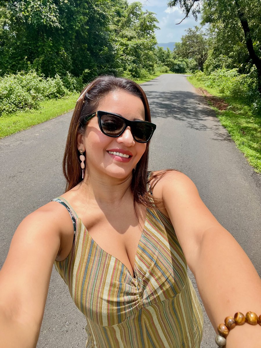 Chennaipatrika's tweet photo. @MonaLisa #MonaLisa #TamilActress #KollywoodBeauty #RisingStar #DesiBeauty #InstaBeauty #InstaStar #ModelLife #ActressLife #FashionQueen #PhotoshootVibes #QueenVibes #GorgeousLook #CelebrityStyle #StarGirl #TrendingStar
@Chennaipatrika #chennaipatrika https://t.co/8SJQYlHJEC