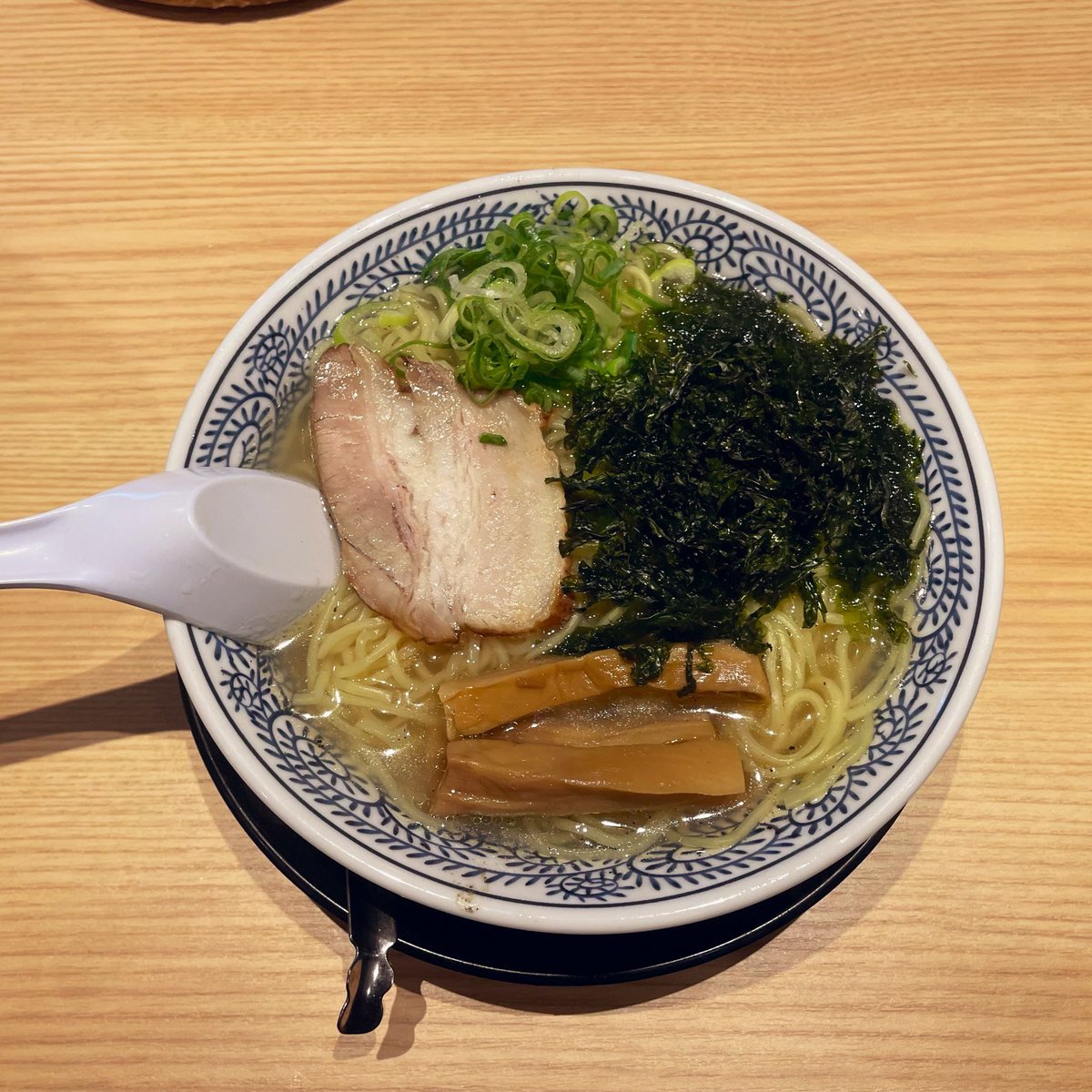 sagima_ru's tweet photo. 丸源ラーメンをベトナム風に言うとマル・グェン・ラーメンだね^ ^ https://t.co/LH6w2E1HYr