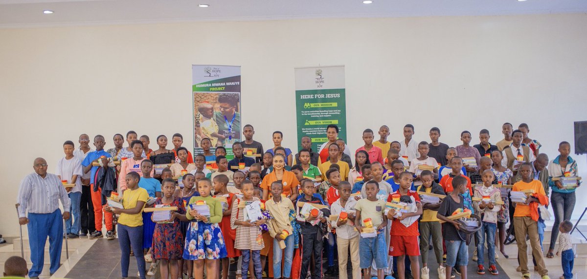 treeofhope_joy's tweet photo. The support provided went beyond words. Children received school supplies, food items, and clothing to help address some of their basic needs and enable them to participate more confidently in their education. CONTACT US:
Phone: +250 796 602 310
Website: https://t.co/JpYlTHtrTq https://t.co/W4uZsIINJg