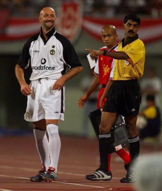 Alph__Utd's tweet photo. 🚨🔴Before Onana, we had another ‘’crazy’’ goalkeeper in our team and he was very good with his feet too. 

Fabien Barthez was doing the role of a sweeper goalkeeper before anyone else at 2001, but back then this style of play was not as popular as today. 

He had so much desire to play with his feet, in one friendly match on pre-season Sir Alex Ferguson substitute Ruud Van Nistelrooy for him, and he was playing as a striker. 

Who remember him?  https://t.co/hNXsIi8rSA