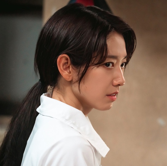 _UMSH's tweet photo. 서방의 악마 컷 너무 높다 https://t.co/OBbKX98RbS