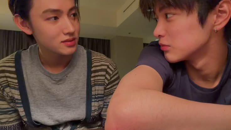 thehutempe's tweet photo. #keonhyeon fewtweets au
khairo-shabine universe

cw: mention kissing https://t.co/V15zdoP73r