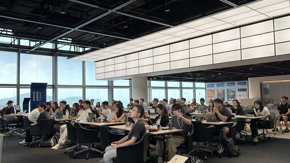 MEeventHK's tweet photo. Event Recap | AIX Origin Summit 2026 香港站

一场 AI 创新项目的现场碰撞，在香港数码港精彩落幕。

从 Demo 展示、现场评审到最终颁奖，一批优秀 AI 项目登上舞台，带来了精彩纷呈的现场 Demo，也让更多创新想法被看见。

🤖 AI 项目集中亮相
🔥 精彩 Demo 现场展示
💡 创新想法与真实应用碰撞
🏆 INNOAI × ME Group 为优秀选手现场颁奖

从 Idea 到 Demo，从 Demo 到产品。
真正值得关注的，不只是 AI 正在发生什么，
而是这一群 Builder，正在亲手把未来做出来。

The future of AI is being built.

#AIXOriginSummit #AI #AIBuilder #AIInnovation #HongKong