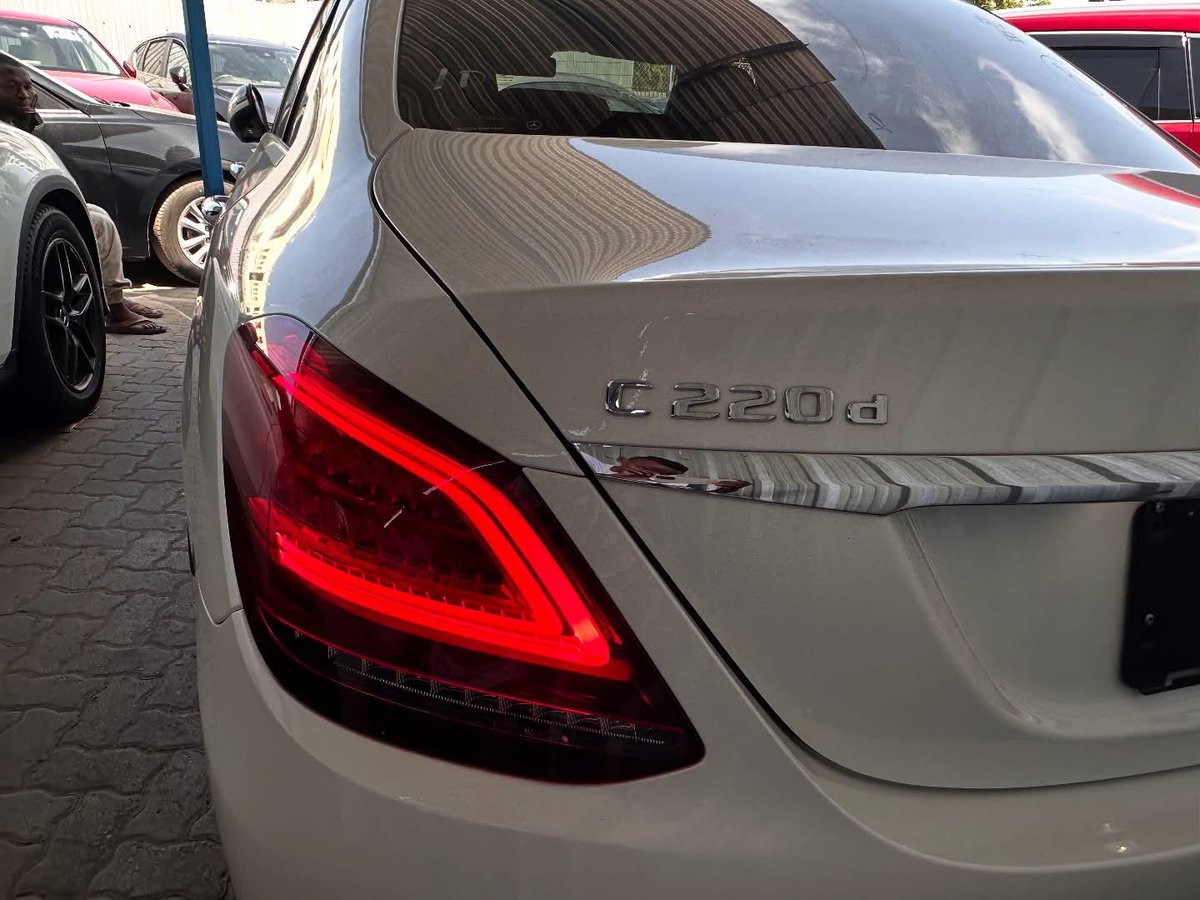 olwenydon_1's tweet photo. 2019 Mercedes C220d 
Reg KDT 
2000cc, Diesel ⛽, Auto
Double Sunroof
■ Leather interior
Steering controls
■ Adaptive cruise control
Electrics seats with memory
Blindspot monitors
Multibeam LED lights
Alloy rims
Air Diffuser

Price 3.7 M
Phone/+254758081536 https://t.co/nzWHrfZQoN