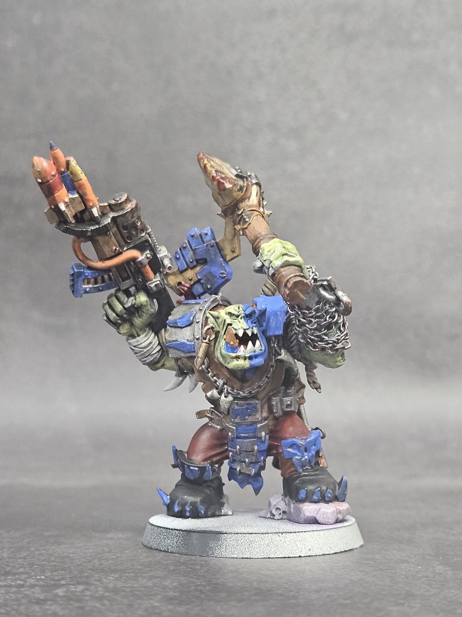 Gunyangbear's tweet photo. Boss nob WIP
Base model is Grukk facerippa
#warhammerorks #orks40k #kitbashing https://t.co/mhpw8KQ4N6