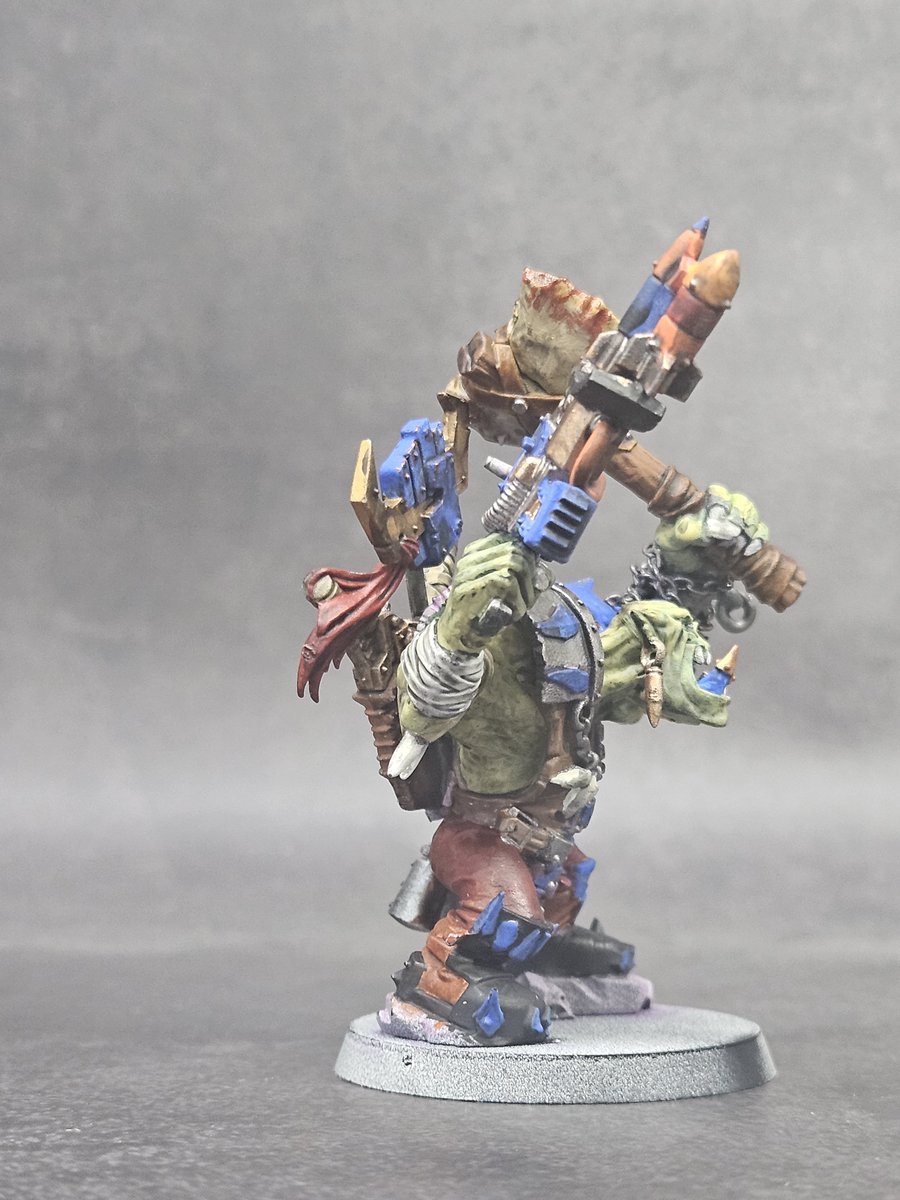 Gunyangbear's tweet photo. Boss nob WIP
Base model is Grukk facerippa
#warhammerorks #orks40k #kitbashing https://t.co/mhpw8KQ4N6
