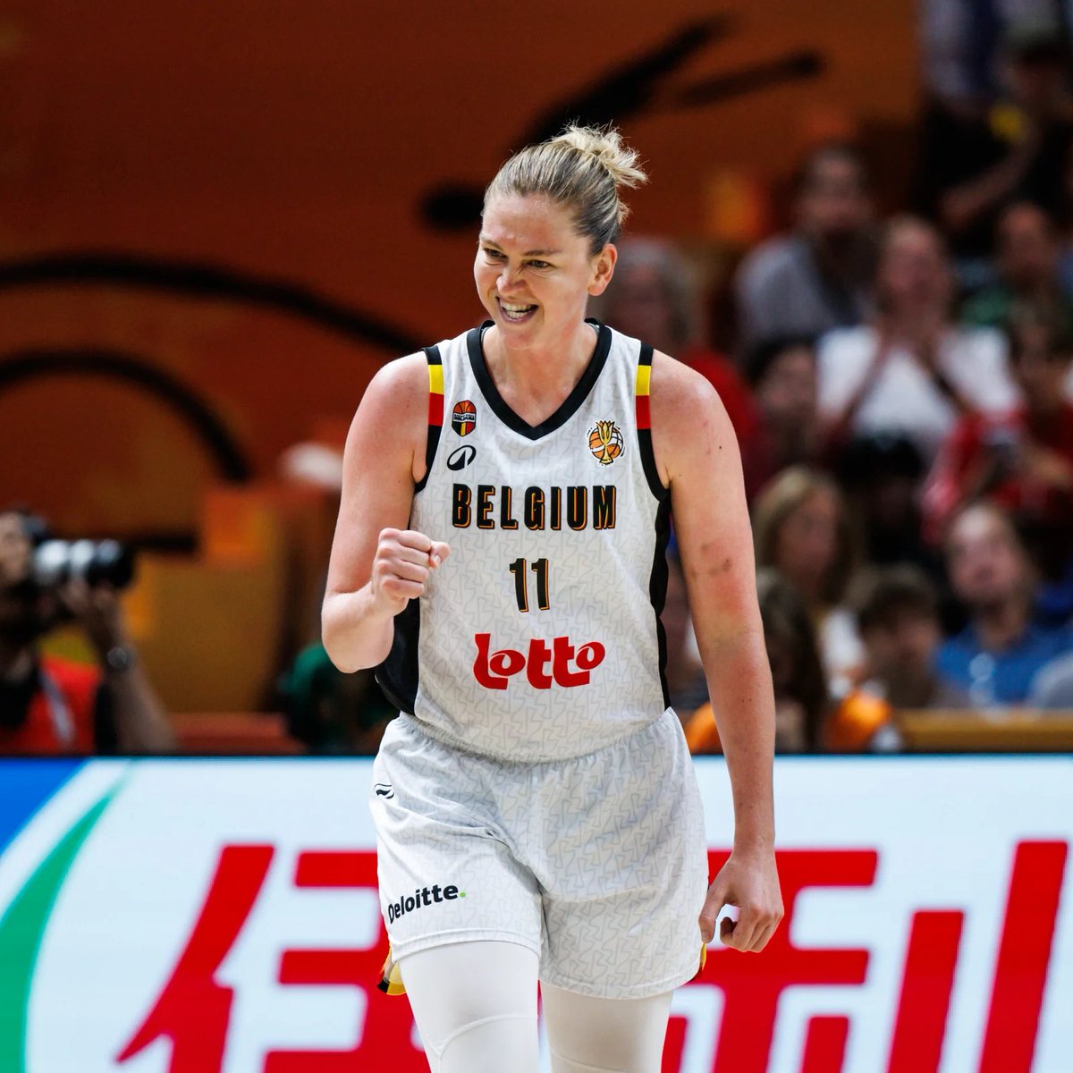 souvess's tweet photo. 🚨 DOUBLE-DOUBLE!

💥 Emma Meesseman × Avustralya

32 dakika
22 sayı ( 10/18 FG )
11 ribaund
8 asist 
2 top çalma
1 blok
34 verimlilik puanı 
+16

#FIBAWWC https://t.co/OawaLccKZo