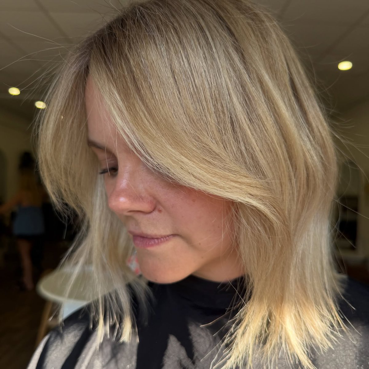 CarlenaSubkqq's tweet photo. This gorgeous blonde is blended, softly cooled and glossed for brightness, dimension and effortless grow-out. If your blonde feels dull, harsh or over-processed, let’s elevate it into something that suits you. https://t.co/B2p8BtTjBF