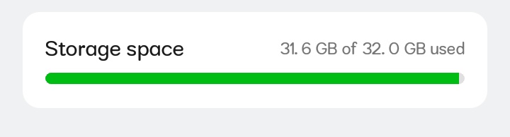 snoobelly's tweet photo. gue nih,  memo cuma 32 gb masih bisa manage penyimpanan buat download app vote 😌😌😌 https://t.co/nh1LDqlCcZ