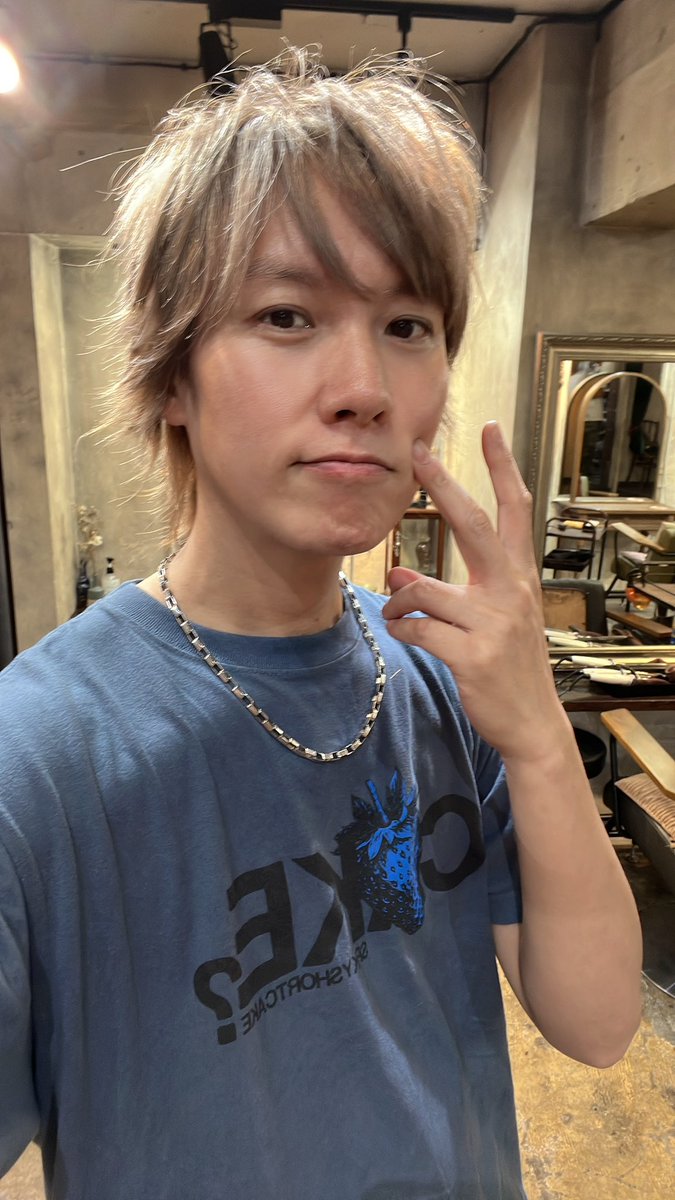 HyodoTetsuri's tweet photo. みんなで仲良く髪切りましたー！✂︎

卓也ありがとー！

#原宿Henri https://t.co/ISJpYysl9I
