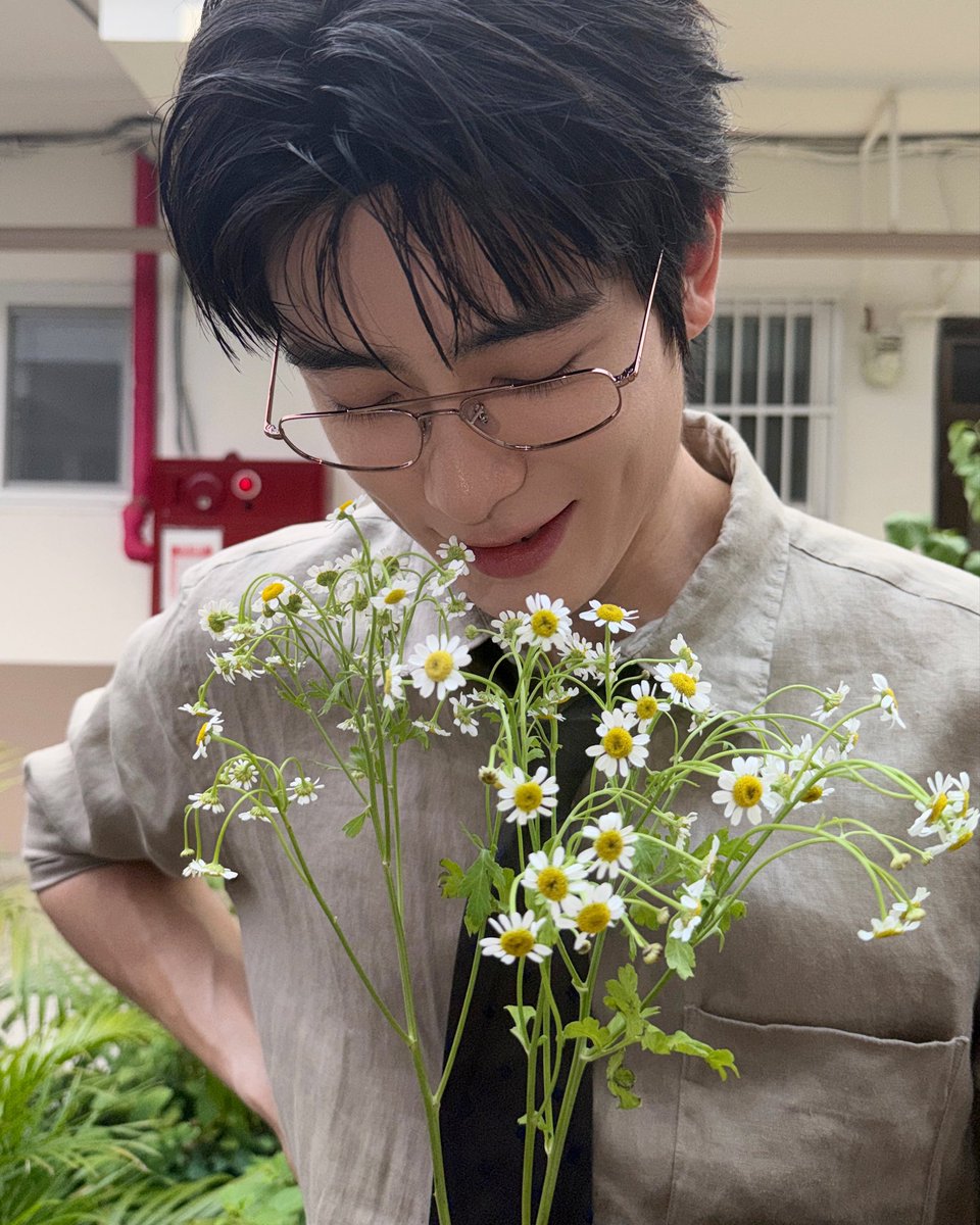 _jjeongjjh's tweet photo. 남자친구.. 남편.. 남자친구.. 남편.. https://t.co/05tluAniY9