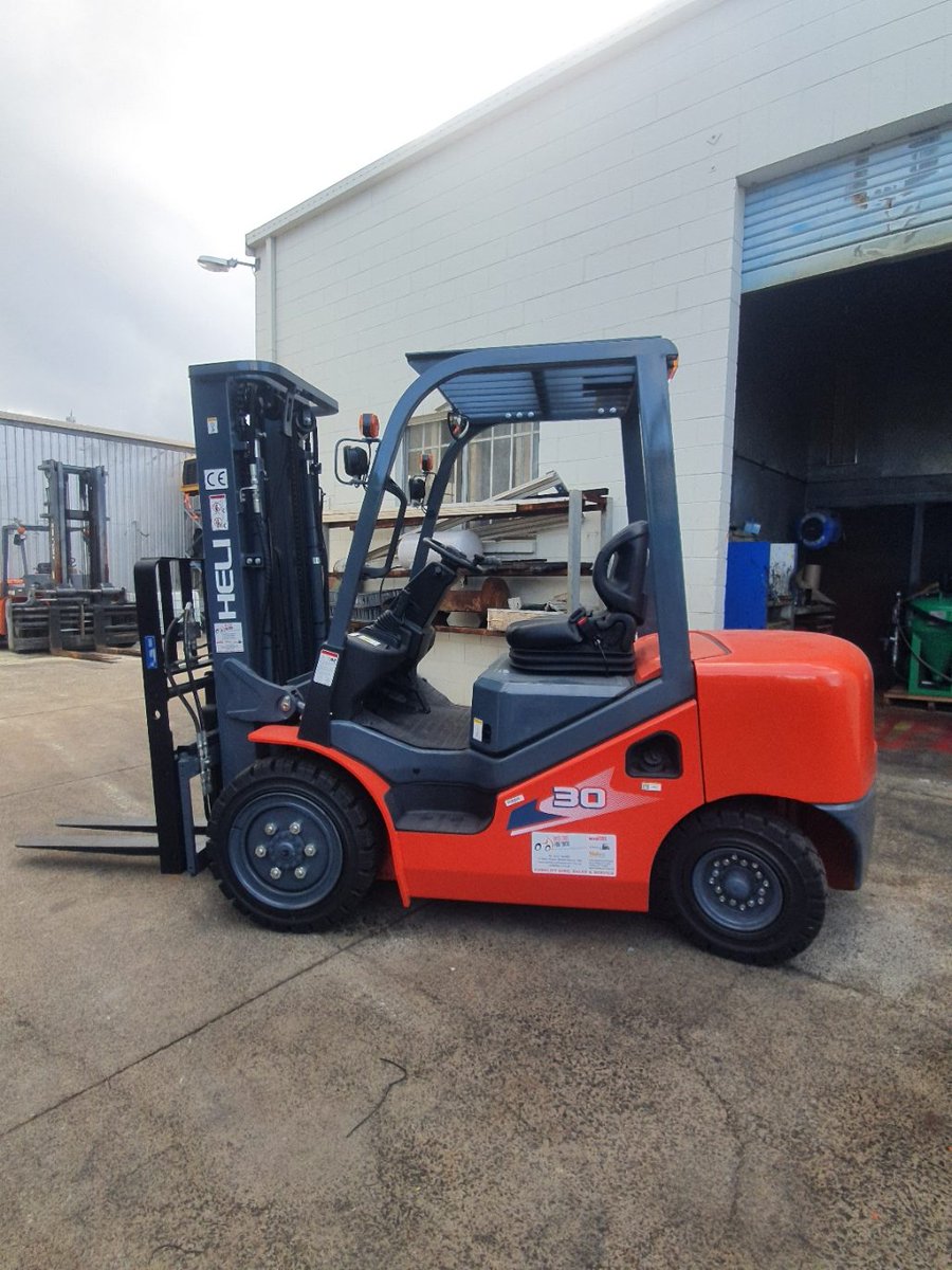 HanlinkTanzania's tweet photo. Heavy lifting made simple. Built for business growth. 

The HELI 3T Forklift delivers the strength, stability, and efficiency your business needs to keep operations moving. 

📍 Vigongoti – Airport Road, Julius K. Nyerere, Tanzania
📞 +255 756 777 747

#HELIForklift https://t.co/17f6dyD8k6