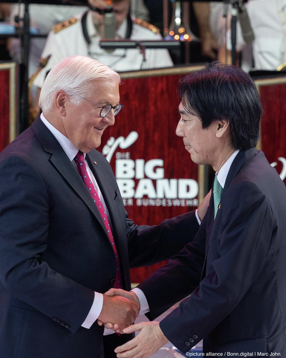 GermanyinJapan's tweet photo. 先日ボンで開催されたシュタインマイヤー連邦大統領主催の市民祭（Bürgerfest）で、日本がアジア初のパートナー国となりました🇯🇵🇩🇪
「結ぶ」をキーワードに、日本とボンが文化や食を通じて、国境を越えた交流と地域とのつながりを深めました。 https://t.co/LxXiBeNN0R
