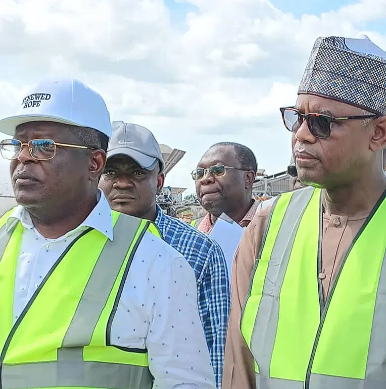 vanguardngrnews's tweet photo. FG and Umahi’s roads to hell – 2
https://t.co/IUOBEDkR0M https://t.co/ddLItWrrq9