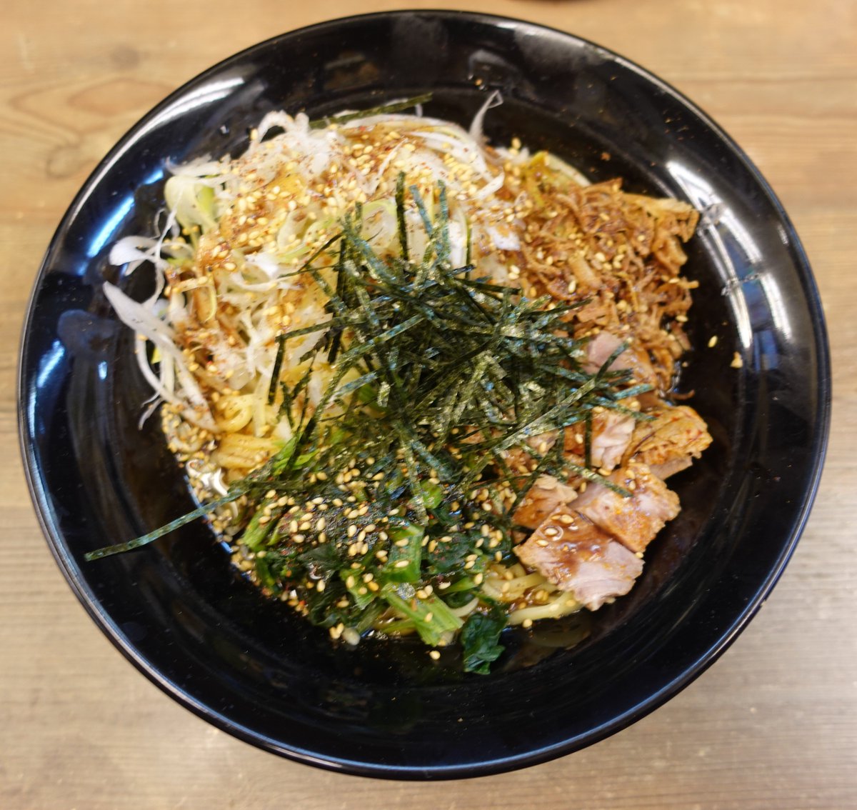 soufu_info's tweet photo. 【更新】インスタグラムを更新しました。

油そば・中盛（1,000円）│横浜らーめん渡来武（自由が丘）
https://t.co/KqBOHvtRXs
#Instagram
#食レポ 
#油そば https://t.co/Ov1sabR7A4