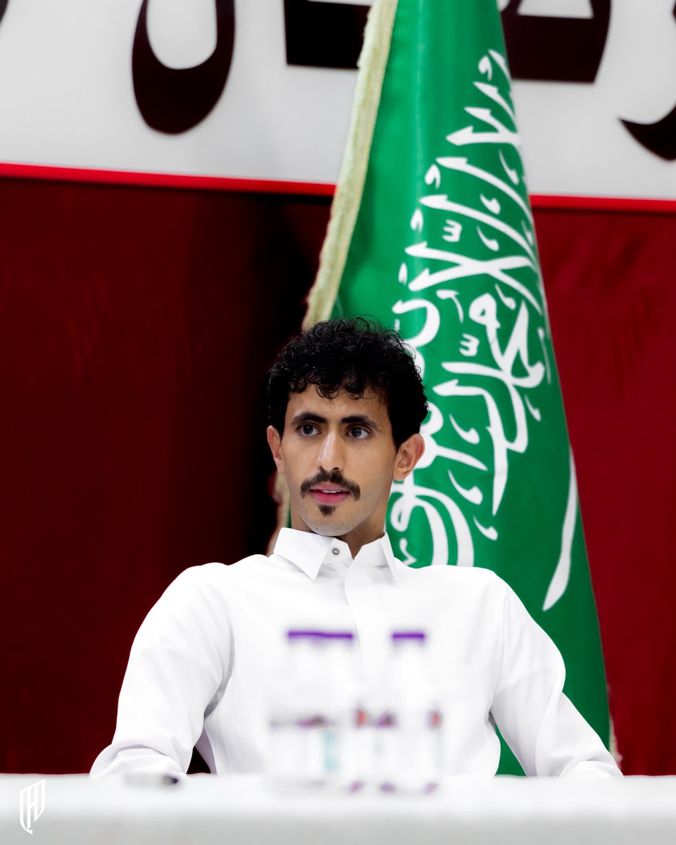 Alqadsiah's tweet photo. فالملعب يصنع الفرح واليوم من المدرسة وجود "محمد" صنع الفرحة لطلابنا ❤️💛

#القادسية | #برنامج_الزيارات_المدرسية https://t.co/0iSnWfyE4J