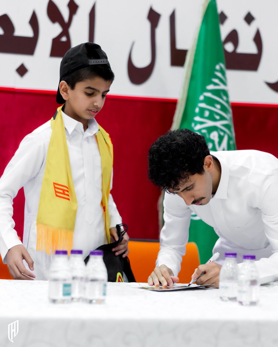 AlQadsiahEN's tweet photo. From the stadium to the classroom, Mohammed made sure the joy never stopped today 💛

#AlQadsiah https://t.co/stg19WhCf5
