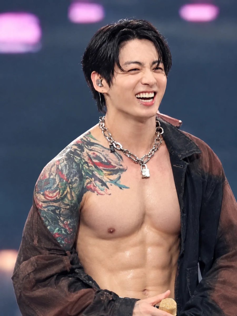 ellyverse_'s tweet photo. Nem tenho legenda pra isso. 🫣 #정국 https://t.co/bSRdquuLMP