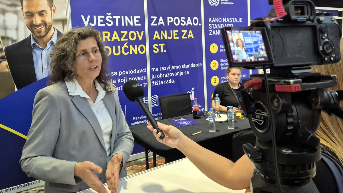 ilo_CEE's tweet photo. At the #gledajsebiposla 2026 Job Fair in Sarajevo, by connecting Employers, Education institutions & Public authorities, the @ilo demonstrated how stronger links between education & the labour market can create better opportunities for productive employment & #decentwork in BiH. https://t.co/Rxe6GY0BdJ
