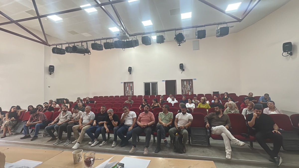 kasimiyeoo's tweet photo. 📚 Yeni eğitim dönemine güçlü bir başlangıç için toplantımızı gerçekleştirdik.

Hedeflerimizi belirledik, yol haritamızı oluşturduk.
🎯 Birlikte çalışıyor, birlikte başarıyoruz!

@ali_eyyupkoca 
@mehmeteminduya1 
@artukluilcemem https://t.co/4qcVX3avqD
