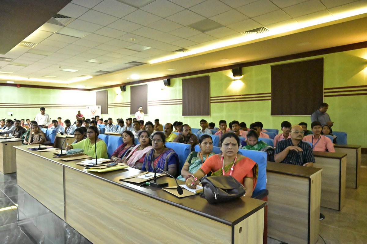 startup_odisha's tweet photo. Startup Odisha, in collaboration with the Nayagada District Administration and Odisha Assembly of Small and Medium Enterprises (OASME), successfully hosted the District Outreach Programme at Nayagada!

The day began with a powerful session, reinforcing our mission to "Spark Innovation in Every District of Odisha," with a comprehensive overview of the state's thriving startup ecosystem. Participants gained deep insights into the support mechanisms under the Odisha Startup Policy, covering funding opportunities, incubation support, and mentorship programs.

#StartupOdisha #Innovation #MSME #Entrepreneurship #ViksitOdisha #Nayagada #StartupEcosystem #SparkingInnovation 

@cmo_odisha @gokulanandabjp @SecyChief @msmedepartment @startupindia @SmrutiR2009 @AdmnNayagada @OASME_Odisha @PhonePe