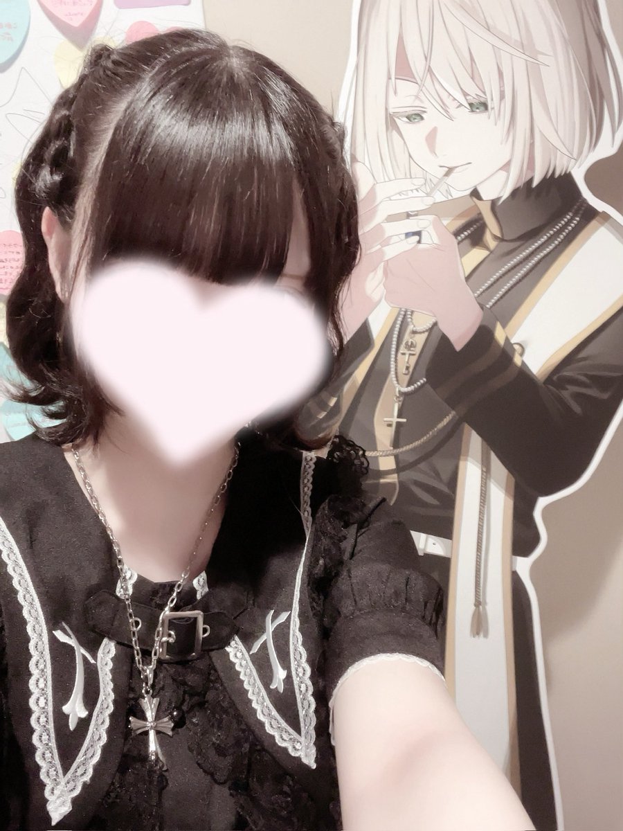inuxww_'s tweet photo. 幻の黒髪ボブ時代とか載せてみる(=^•ω•)♥︎ https://t.co/V17oaTwLQf