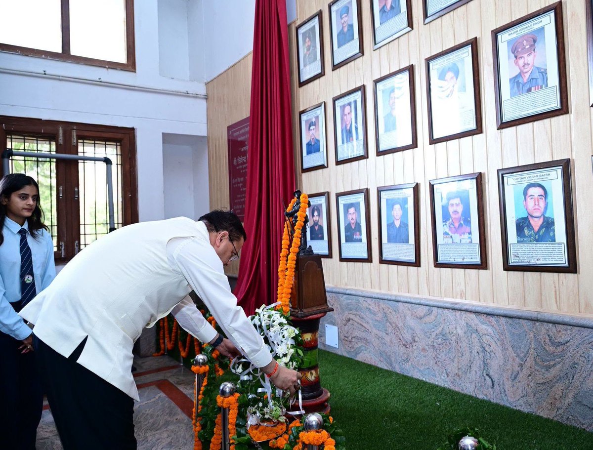 pushkardhami's tweet photo. देहरादून में हिमालय दिवस के अवसर पर आयोजित ‘हिमालयो नाम नगाधिराज’ कार्यक्रम में सहभागिता कर हिमालय की समृद्ध प्राकृतिक एवं सांस्कृतिक विरासत के संरक्षण, संवर्धन और हिमालयी क्षेत्रों के सतत विकास पर अपने विचार सा���ा किए।

इस अवसर पर द्वितीय वि��्ञान एवं प्रौद्योगिकी प्रीमियर लीग-2026, बागेश्वर में आयोजित होने वाले पंचम सीमांत पर्वतीय बाल विज्ञान महोत्सव, द्वितीय ज्ञानोत्कर्ष-2026, देहरादून इंटरनेशनल विज्ञान एवं प्रौद्योगिकी फेस्टिवल के 7वें संस्करण तथा 21वें उत्तराखंड राज्य विज्ञान एवं प्रौद्योगिकी सम्मेलन के पोस्टर समेत ‘विज्ञान संप्रेषण’ पत्रिका का भी विमोचन किया।