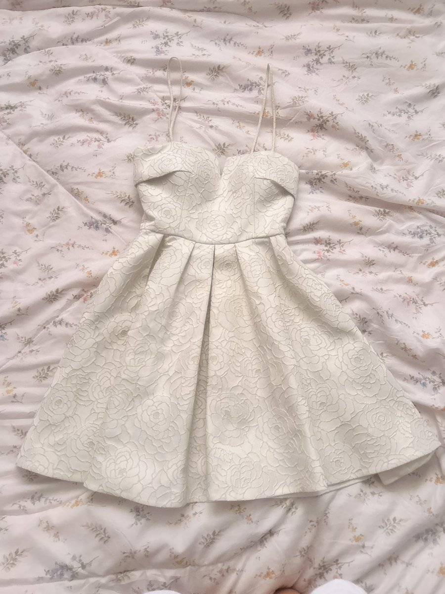 rdlanv's tweet photo. Lism bloom elegance mini dress
size xs
มีตำหนิเป็นรอยเปื้อนนิดนึงตามภาพค่ะ
📍1,650฿ from 2,890฿ https://t.co/QklrvHofjQ