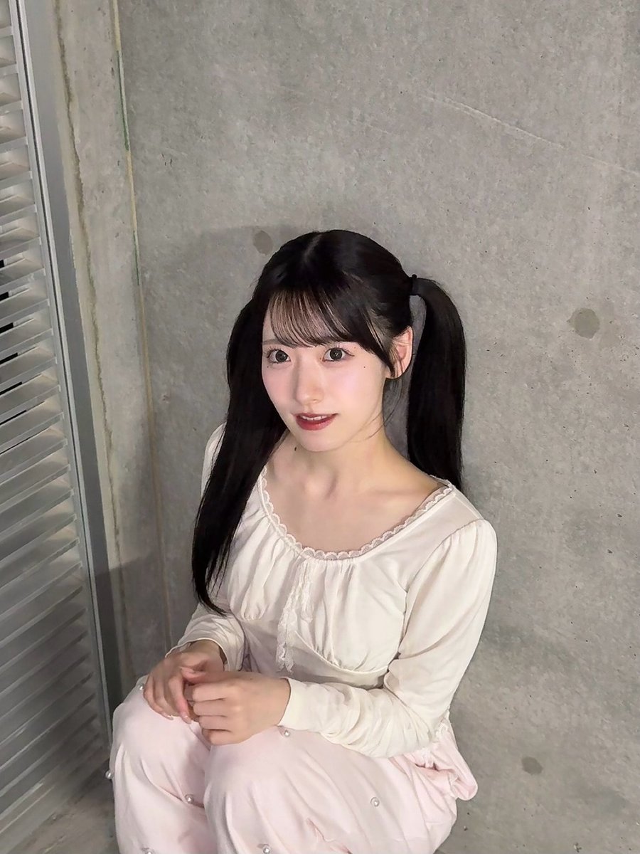 sakurazaka46's tweet photo. 石森璃花がブログを更新しました！🌸｜ ナンバーワン！、197 https://t.co/WfqehwMFvh ぜひご覧ください！ #櫻坂46 #石森璃花 https://t.co/Aw5ZbmMjkN