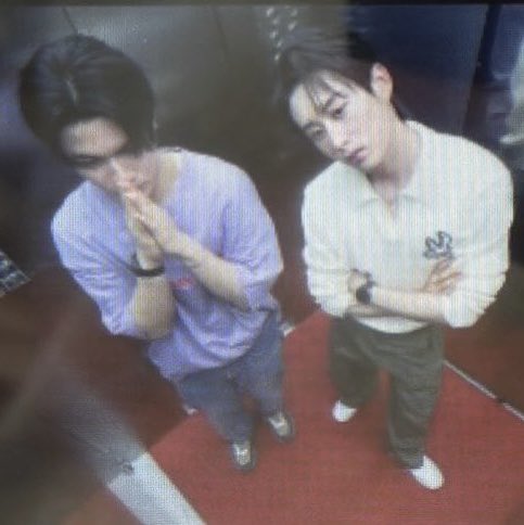 wepfiles's tweet photo. ขอโทษสังคม                                  สังคม https://t.co/P5pN6m4beb