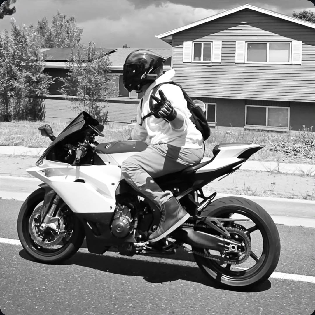 ManyFeleppvr's tweet photo. I see you watching... Now watch this... https://t.co/EcWxk16tVG