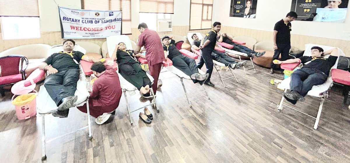 GNIOTCollege's tweet photo. GIMS Samarpan CSR Club, in collaboration with Rotary District 3012, organised a Blood Donation Drive, bringing students, faculty and staff together to support a noble cause and help save lives.
#GIMS #BloodDonationDrive #SaveLives https://t.co/QG878WmQDr