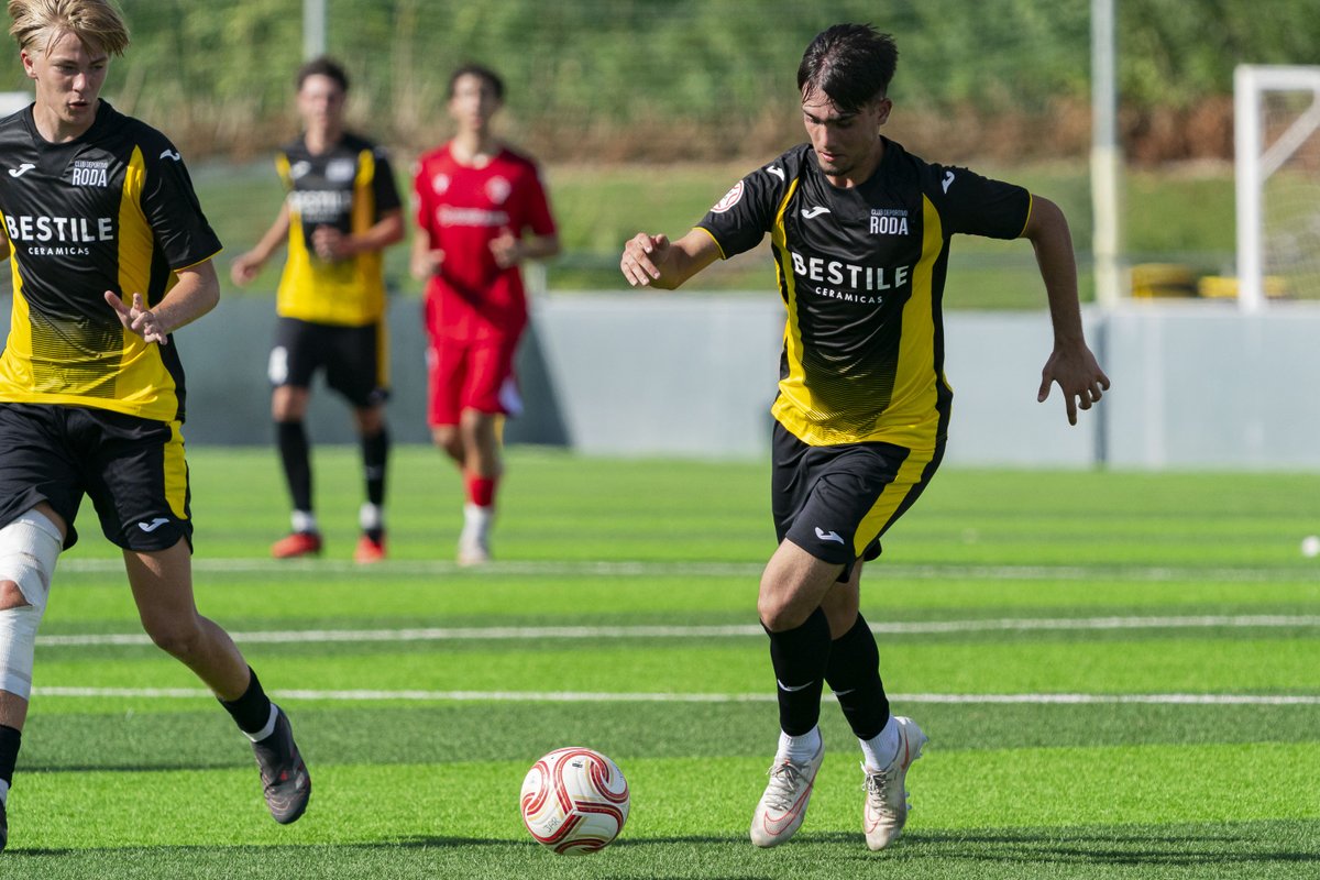 cdroda's tweet photo. GALERÍA 📸 | Triunfo del Juvenil A ante la AD Penya Arrabal (1-0) para arrancar en #DivisióndeHonor ✅.
Imágenes disponibles aquí 👉 https://t.co/SmKN8vlQvJ
#CDRoda #SomRoda https://t.co/dMQ9OBDWL9