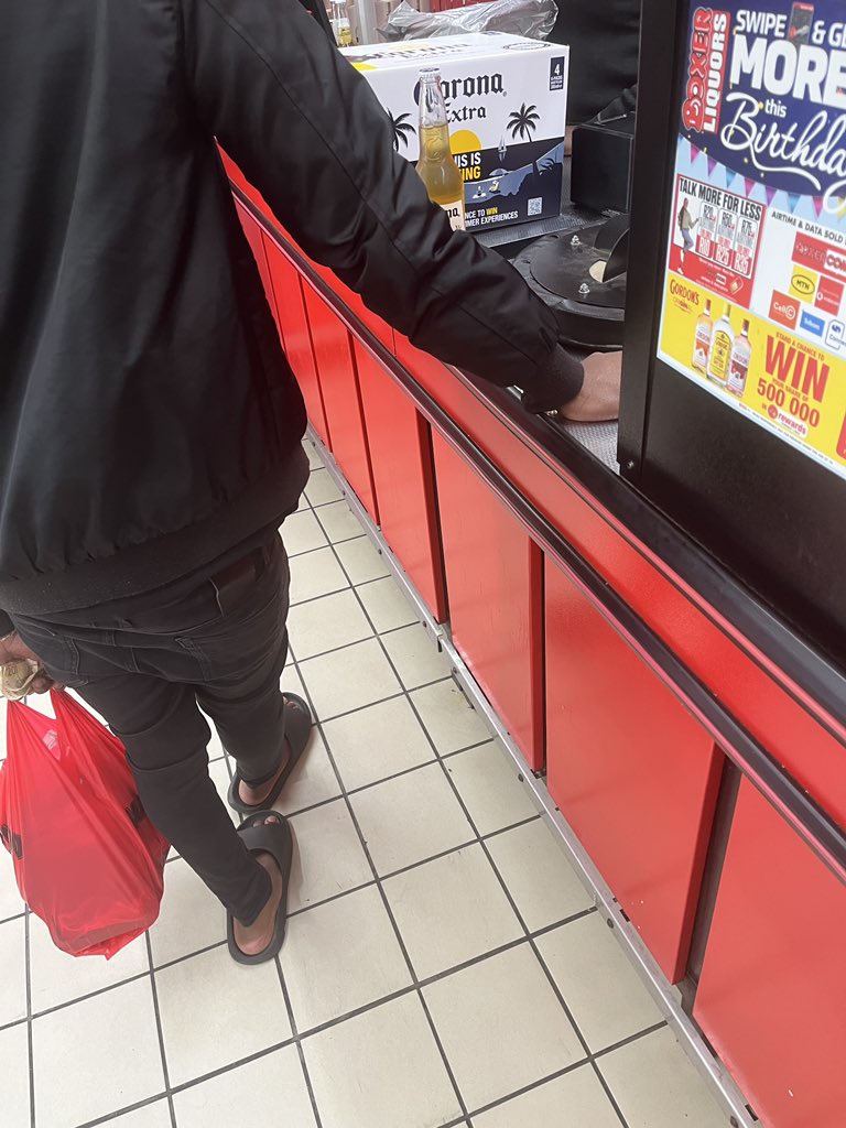 MeshackBevhulas's tweet photo. I almost asked this guys if they’re buying to drink over the weekend or today? SA has a alcohol problem for real https://t.co/hHXzSok7d5