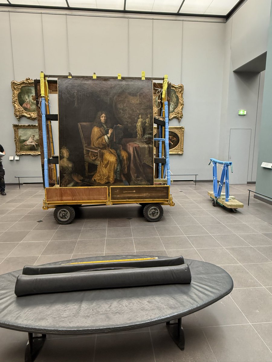 MilovanCavor's tweet photo. Un grand Mignard, Autoportrait, qui part en restauration, mais un petit, Sainte Cécile, magnifiquement restauré, qui revient 👉salle 916, aile Sully, 2e étage. https://t.co/3lsArUxXsg