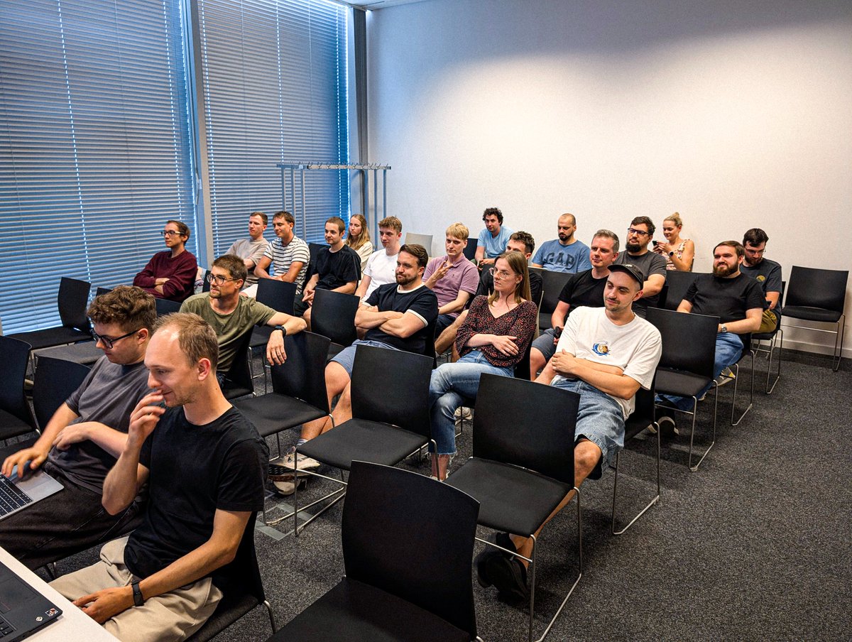 profilsoftware's tweet photo. Jak zaprojektować bezpiecznego chatbota AI? 🤖

Podczas szkolenia w Profil Software Michał Piekarski odpowiada, jak zadbać o to, by chatbot znał swoje granice i działał wyłącznie w ramach przyznanych mu kompetencji.

👉 Kliknij i dowiedz się więcej: https://t.co/KFxVrgcOrd https://t.co/MTN43o4FT0