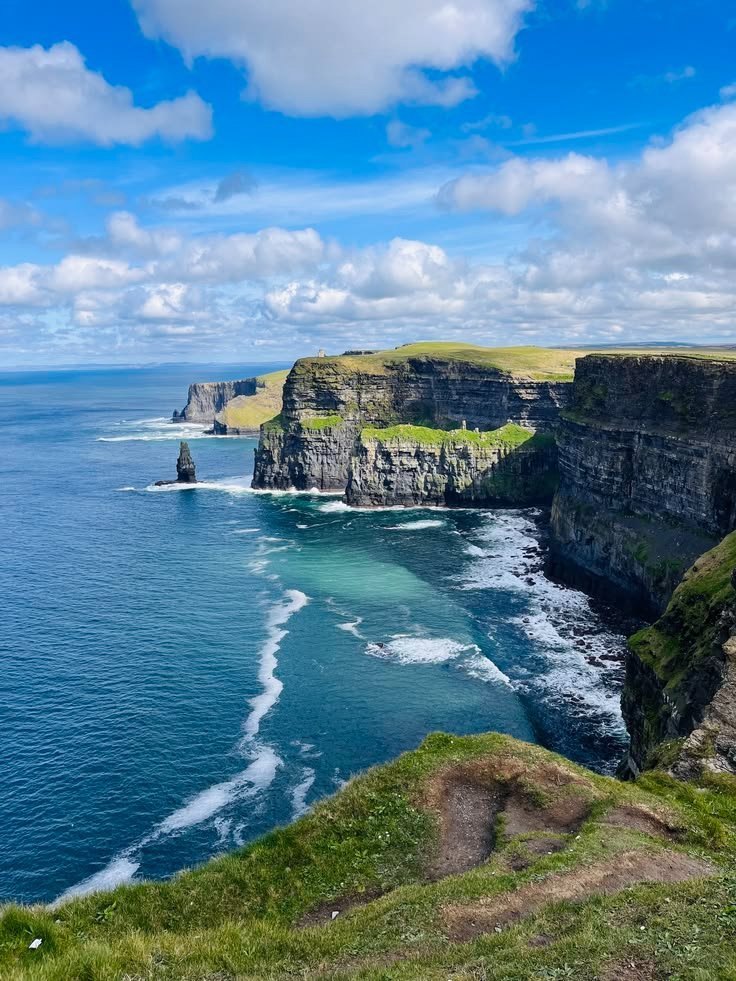 naturebeauty760's tweet photo. Cliffs of Moher, Ireland🇮🇪 https://t.co/vqESvtrhEu