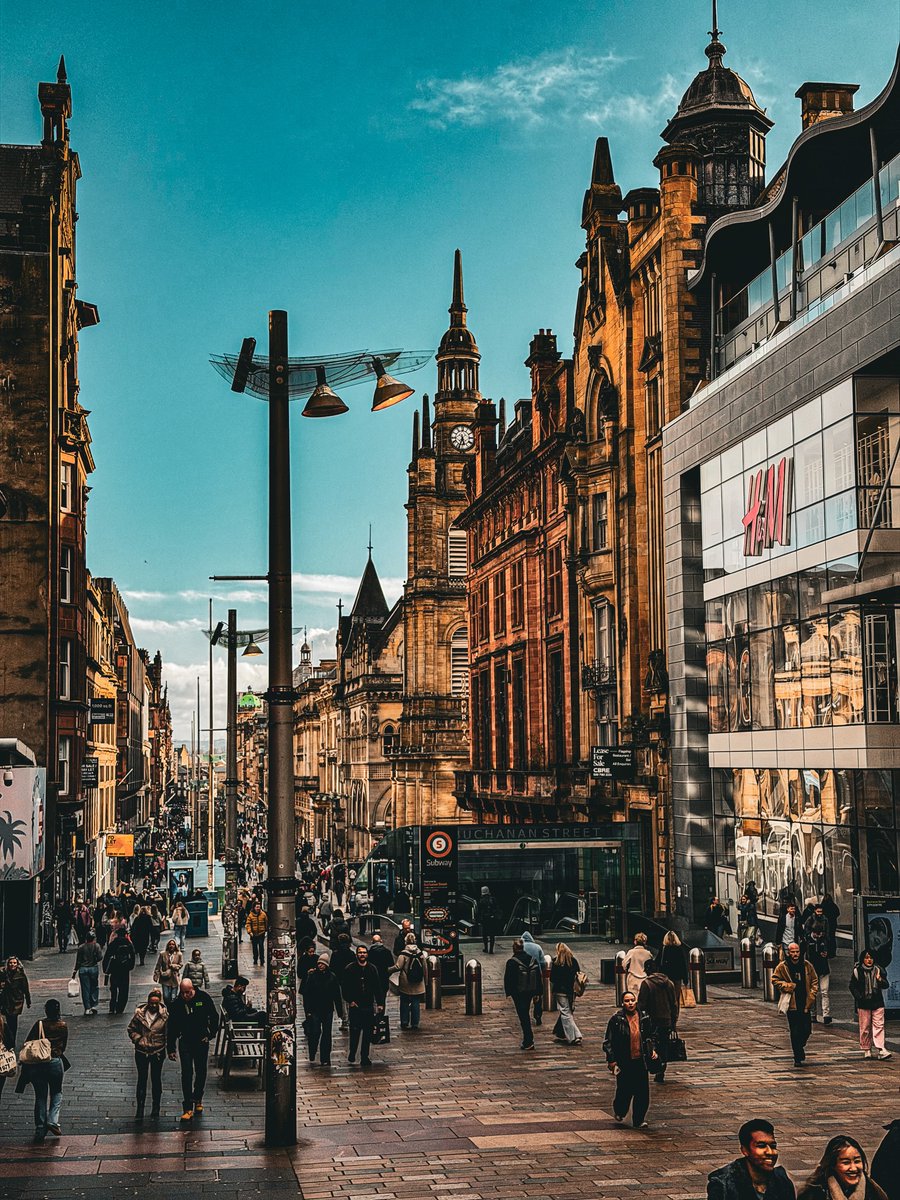 ZackAlt4aw's tweet photo. Edinburgh, a city full of history, charm, and a fairytale atmosphere. https://t.co/Vrkan5B5Wx