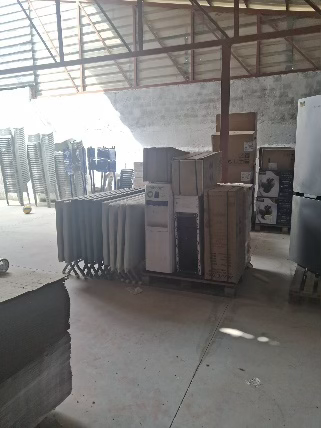 doganburak29's tweet photo. SON DAKİKA!
İzmit’teki depolarda depremzedeler için temin edilen yüzlerce ÇADIR, tekerlekli sandalye, elektrikli bisiklet, kırtasiye ürünü ve çeşitli yardım malzemesinin kullanılmadan bekletildiği tespit edildi. https://t.co/VBh74k6j2c