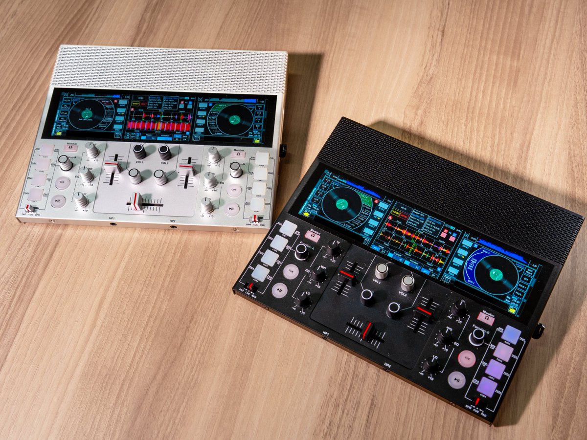 miyazaki_ishere's tweet photo. ポータブルDJマシン「FJ1」の最新ファームウェアの配布を開始いたしました。

バージョン v0.8.15 (2026.9.7)
https://t.co/o0zPKLGakT

■rekordbox / OneLibraryの読み込みに対応
■通常プレイリスト機能の改善
■パフォーマンスおよび安定性の改善
#FJ1 #DJ #portable #mixer #rekordbox #レコボ https://t.co/RLermGDkMq