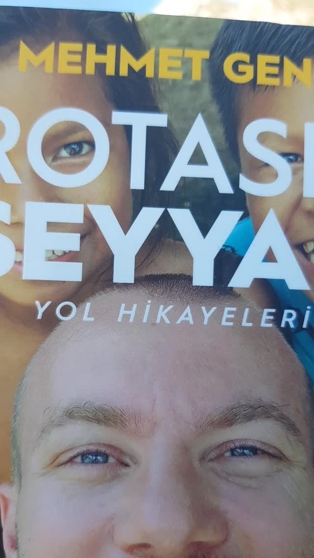 aninnha1's tweet photo. Rotasız Seyyah, düzenini bırakıp tek başına dünya turuna çıkan birinin gerçek yol hikâyesi. Plan yok, lüks yok. Otostop, yerel evlerde konaklama ve QR kodlu fotoğraflarla desteklenen anlatılar var. Okumak cesaret veriyor. https://t.co/TNcr0BKf9o
