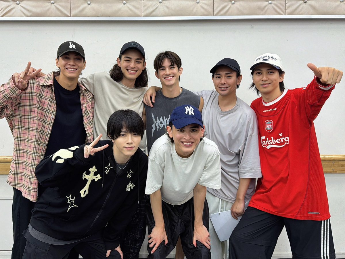 Sionn_0618's tweet photo. 今日の稽古、汗だく。最高でした🇪🇸
#新テニミュ https://t.co/QQ2xXjAZ5G