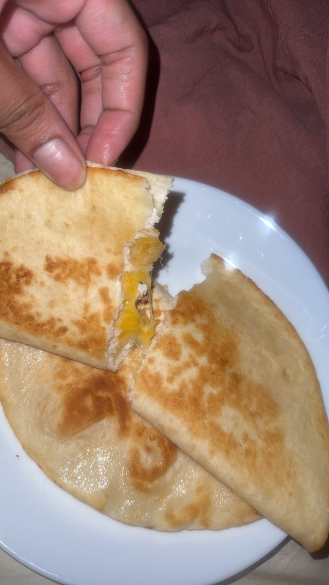 fartsbysun's tweet photo. Cheese quesadillas 💨🤭 https://t.co/HvZfoVLY1M