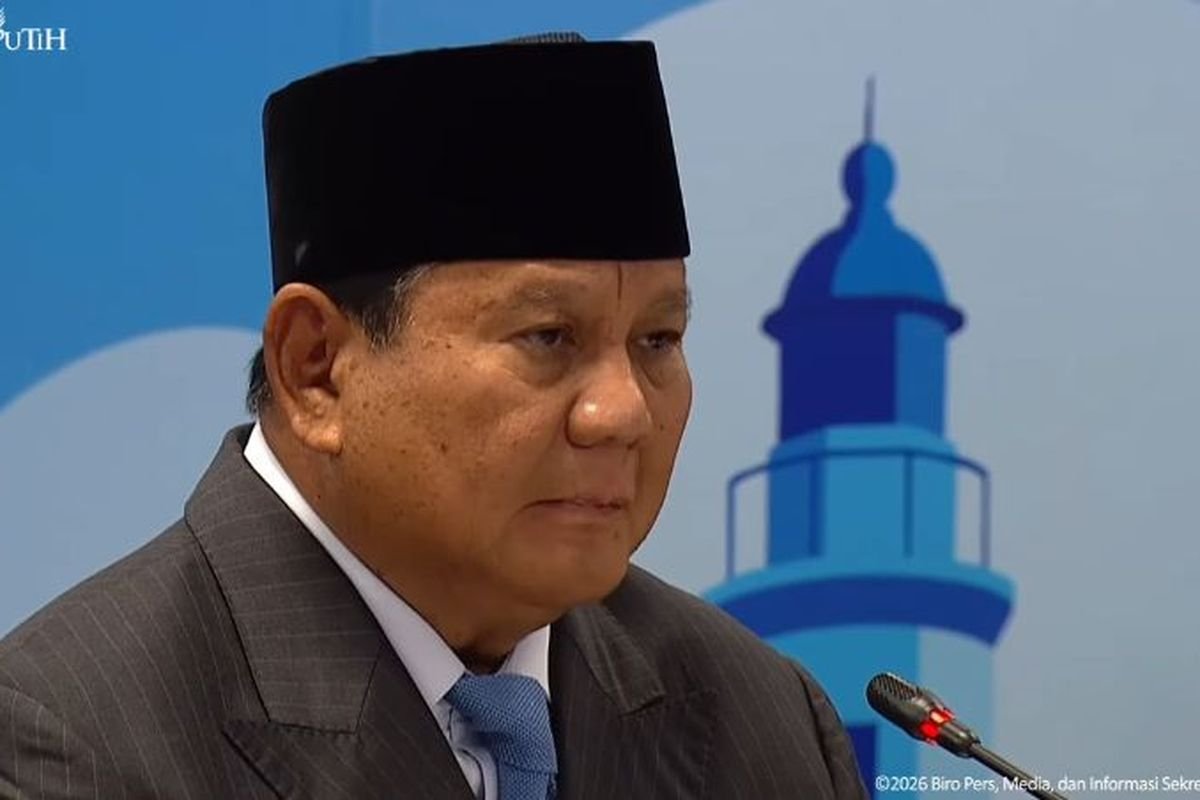 LambeSahamjja's tweet photo. prabowo curiga lihat lahan bekas kebakaran yang langsung berubah jadi perkebunan sawit:
- dalam waktu sangat singkat
- jadi ini benar-benar kesengajaan
- dan apakah ini rakyat atau ini korporasi, tapi tolong diselidiki terus"
- dia minta nama-nama korporasi yang terlibat diserahkan ke dia, "yang 8 maupun yang 18"
- dia siap mencabut izin perusahaan yang terlibat, termasuk hgu-nya
- ini sudah kelewatan, dan saya ingin tahu benar-benar korporasi ini milik siapa"